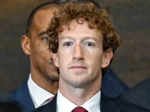Mark Zuckerberg soán ngôi Jeff Bezos, trở thành tỷ phú giàu thứ hai thế giới
