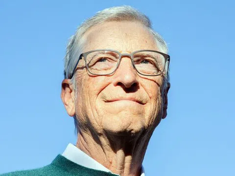 Vì sao Bill Gates và giới tỷ phú đang "đốt" tiền làm từ thiện gấp rút?