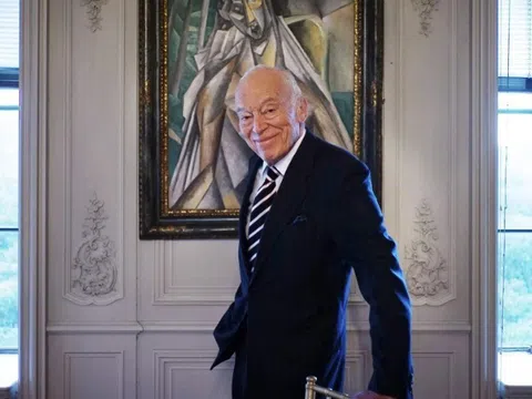 Huyền thoại Leonard Lauder của Estée Lauder qua đời ở tuổi 92