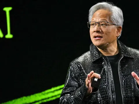 CEO Nvidia Jensen Huang vượt Bernard Arnault, lọt top 6 người giàu nhất thế giới