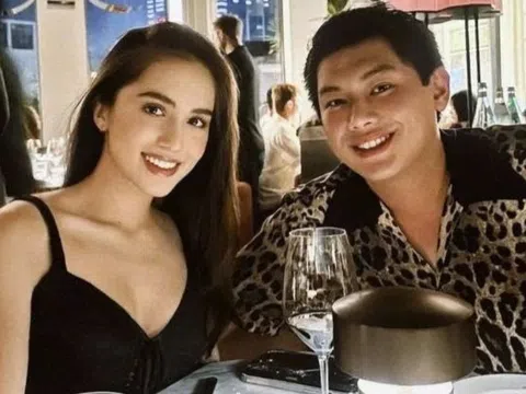 Chuyện tình kín tiếng của cậu út nhà Johnathan Hạnh Nguyễn và bạn gái bí ẩn