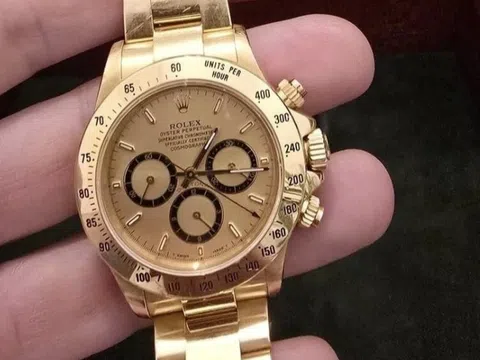 Người đàn ông được hàng xóm "cảm ơn" bằng đồng hồ Rolex Daytona vàng quý hiếm