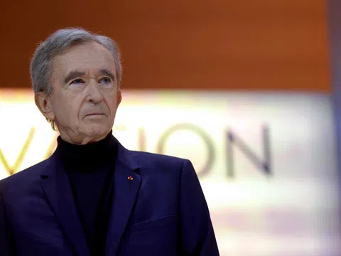 Tỷ phú Bernard Arnault, chủ LVMH, lên tiếng cảnh báo thuế tài sản sẽ làm suy yếu kinh tế Pháp