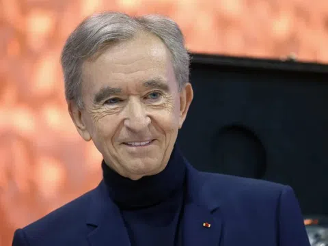 Tỷ phú Bernard Arnault lội ngược dòng ngoạn mục, củng cố vị thế tỷ phú giàu nhất ngành xa xỉ toàn cầu