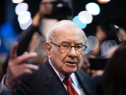 Bí mật tuổi 95: Warren Buffett duy trì lịch làm việc 5 ngày mỗi tuần