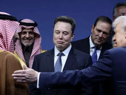 Elon Musk: “Tiền sẽ không còn quan trọng” nhờ AI