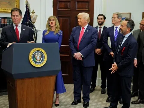Tài khoản ông Trump nhận 6,25 tỷ USD từ vợ chồng tỷ phú Dell