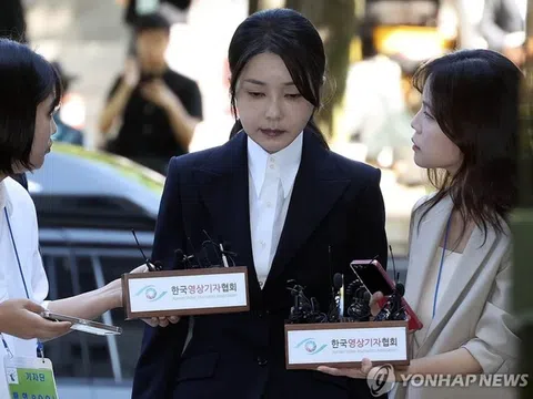 Cựu đệ nhất phu nhân Hàn Quốc bị tố nhận hối lộ túi Chanel, Dior sang chảnh