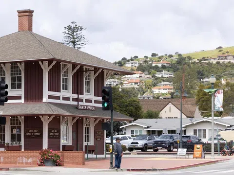 Lo ngại “thuế tỷ phú”, giới siêu giàu rời California sang Florida