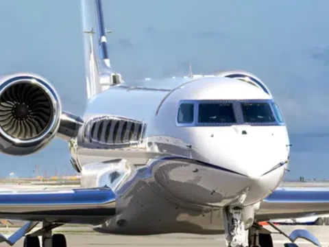 Chuyên cơ kín lịch, giới siêu giàu đỏ mắt tìm đường thoát khỏi Dubai