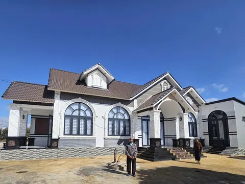 Giá cà phê lập đỉnh, “làng tỷ phú” mọc lên giữa đại ngàn Tây Nguyên