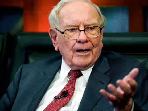 Muốn giàu đừng mắc 2 kiểu ‘hào phóng’ này, lời cảnh báo từ  tỷ phú Warren Buffett
