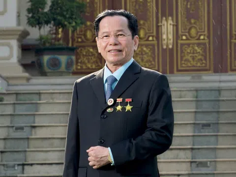 Danh tính đại gia Việt U80 giàu "nứt vách" từng phải xây hầm giấu vàng, "ông trùm" sân golf, chi nghìn tỷ làm từ thiện được phong anh hùng châu Á