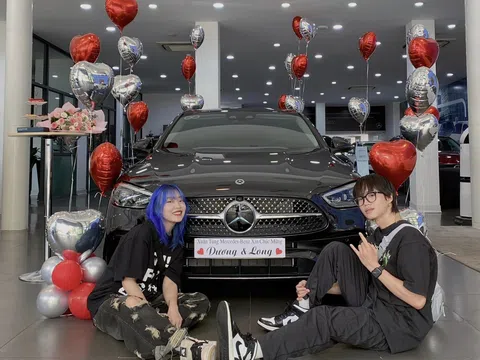 Rapper Low G cùng bạn gái mua Mercedes-Benz C 300 AMG giá 2,2 tỷ đồng