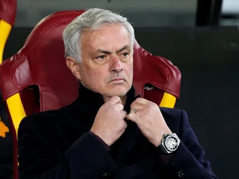 BST đồng hồ của huấn luyện viên bị sa thải 6 lần Mourinho