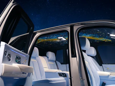 Rolls-Royce ra mắt trần xe vẽ tay mất 160 giờ hoàn thiện, phục vụ giấc mơ vũ trụ của giới siêu giàu