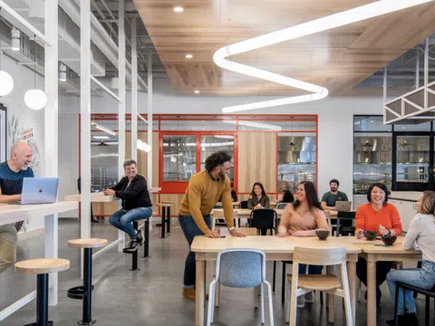 Tầng lớp siêu giàu trăn trở về tương lai nghề nghiệp của thế hệ kế thừa