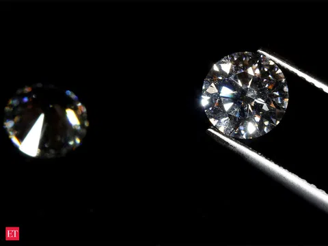 Sôi động thị trường kinh doanh kim cương online cho giới nhà giàu