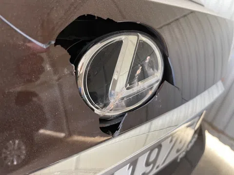 Khởi tố thanh niên đập phá xe Lexus của thượng tá công an Tiền Giang vì đèn sáng chói mắt