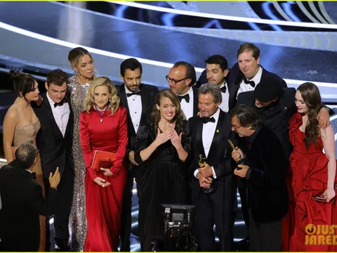Những giải thưởng quan trọng tại Oscar lần thứ 94 đã có chủ, CODA được vinh danh bộ phim hay nhất