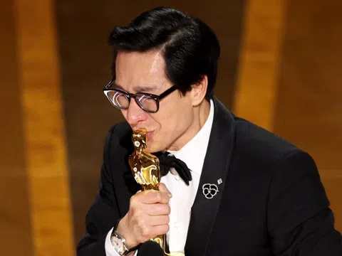Quan Kế Huy – tài tử gốc Việt vừa nhận giải Oscar 2023 là ai?