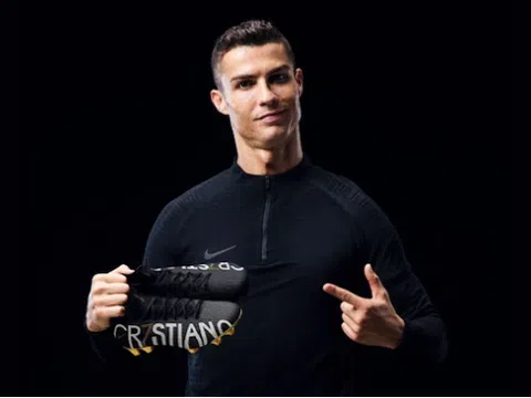 Kiếm tiền giỏi như Ronaldo: Đăng 1 bức ảnh 'bỏ túi' 50 tỷ đồng, chẳng cần đá bóng vẫn có trong tay hơn 1.000 tỷ đồng, vừa rời MU đã tranh thủ ra mắt BST đồng hồ hạng sang
