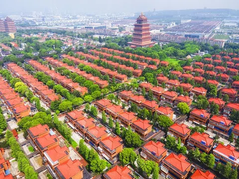 Thăng trầm của ngôi làng giàu nhất Trung Quốc: Từng thu nhập vài tỷ USD/năm, cho không người dân biệt thự, xe sang nhưng cuối cùng chìm trong núi nợ